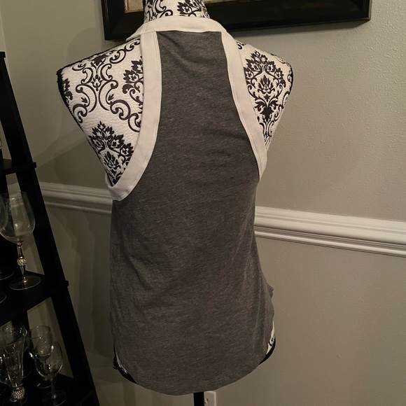 VS PINK tank top - Picture 3 of 3